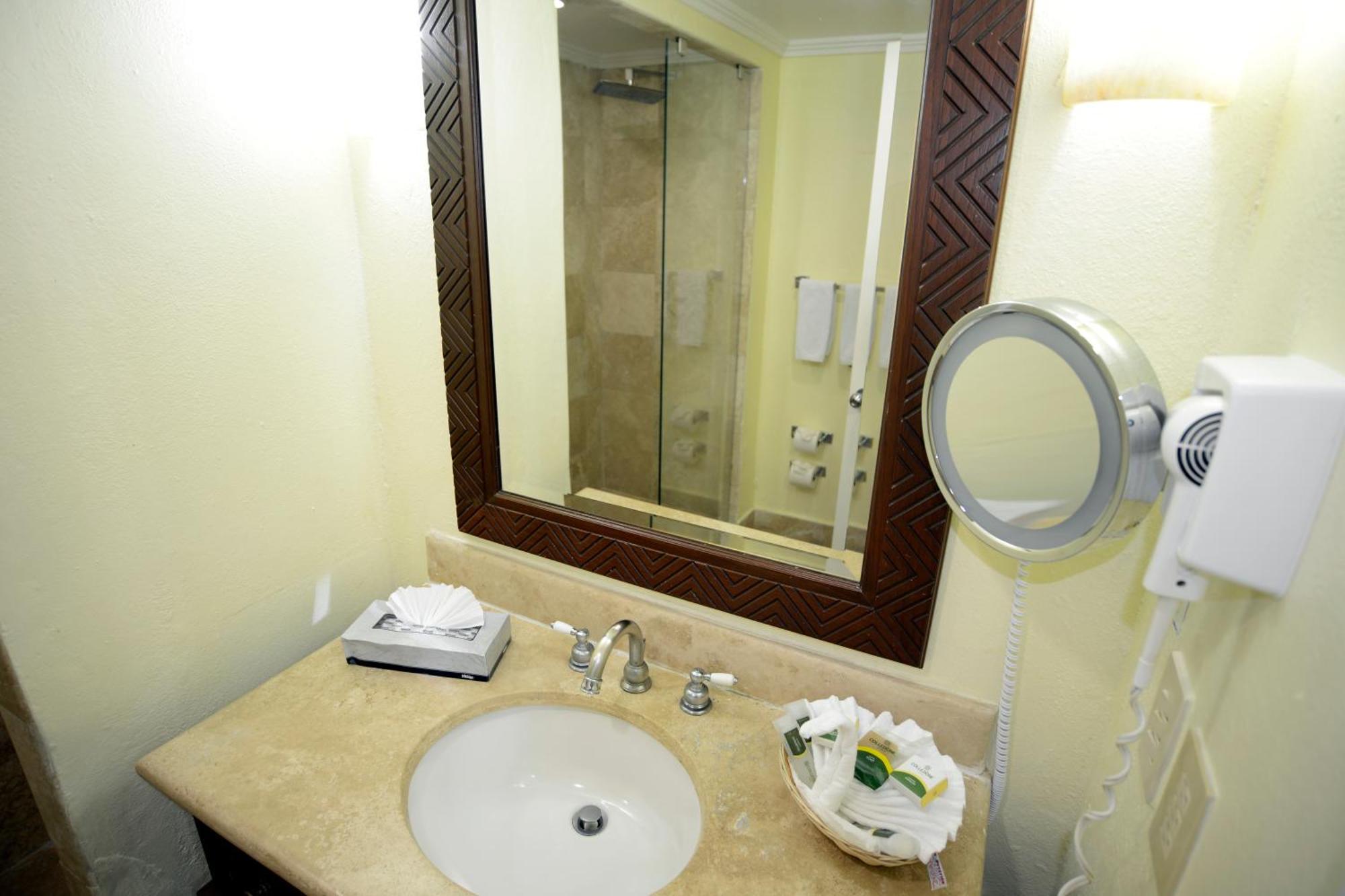 One Bedroom Deluxe Suite Beach Front